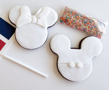 Load image into Gallery viewer, Mickey &amp; Minnie Sugar cookies
