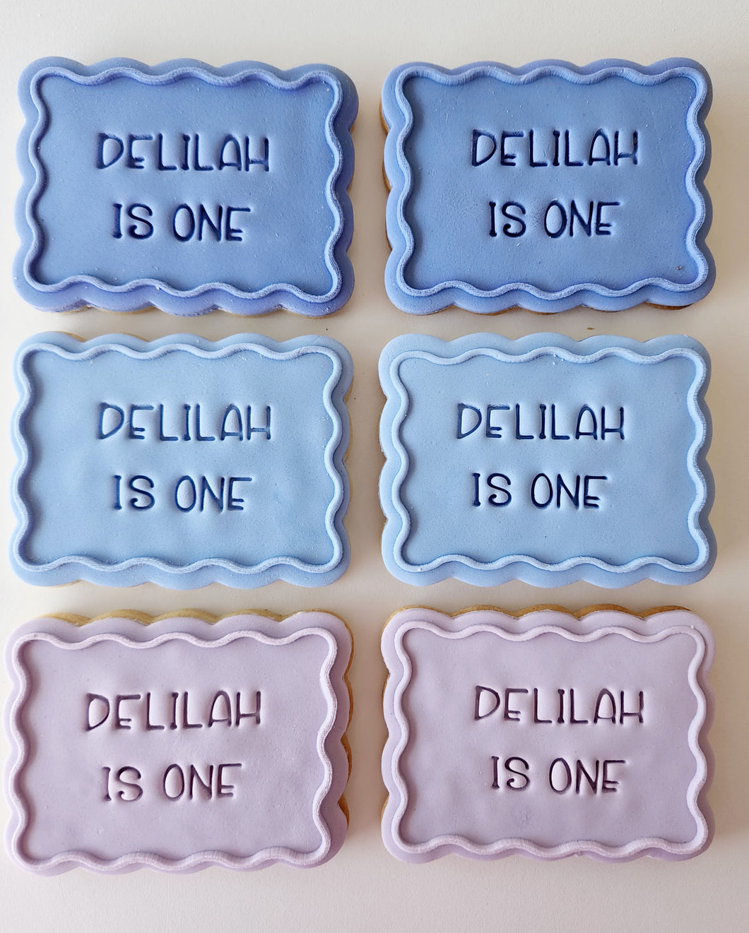*Text* Wavy border rectangle