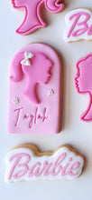 Load image into Gallery viewer, Barbie Arch w/ Name
