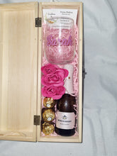 Load image into Gallery viewer, Wine box
