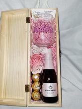 Load image into Gallery viewer, Wine box
