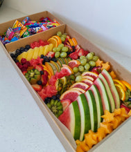 Load image into Gallery viewer, Extra Large Fresh fruit &amp; lolly box
