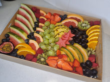 Load image into Gallery viewer, Medium Fresh Fruit box

