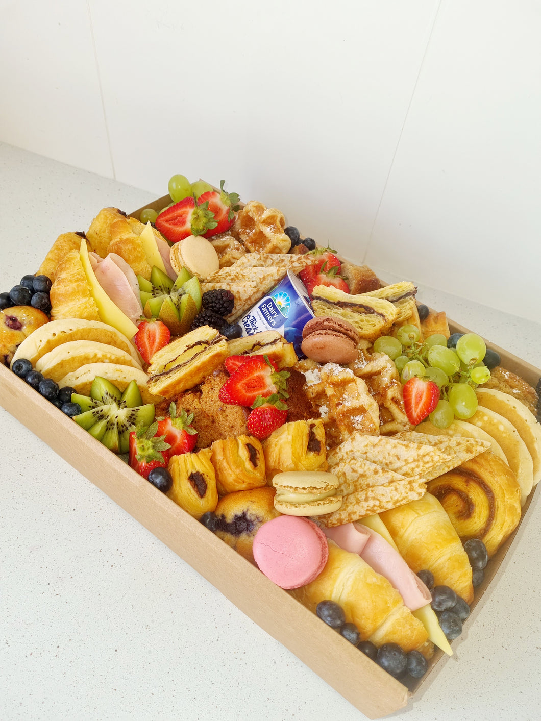 Medium Breakfast Box !