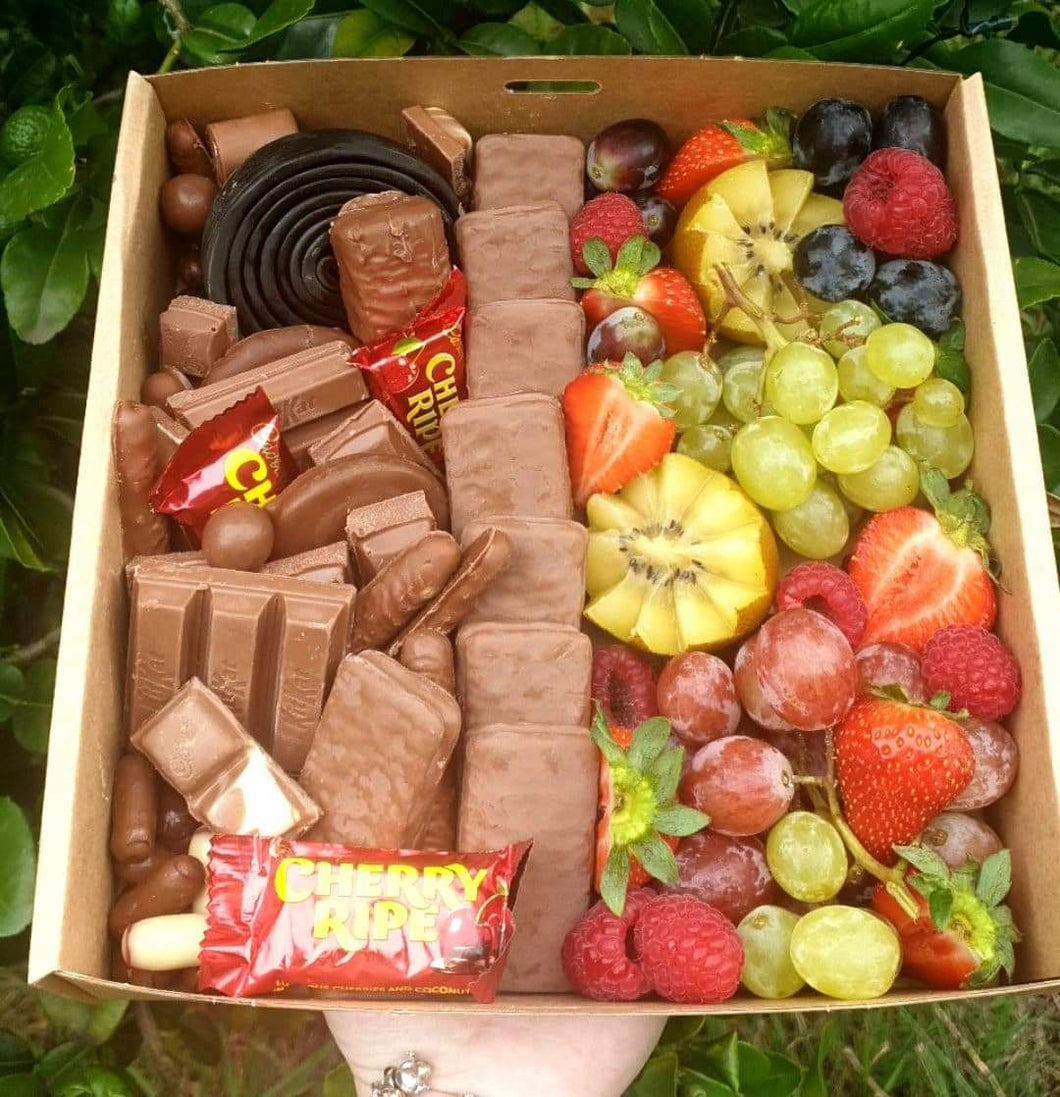 Small Dessert and Fresh Fruit Box -Liquorice edition